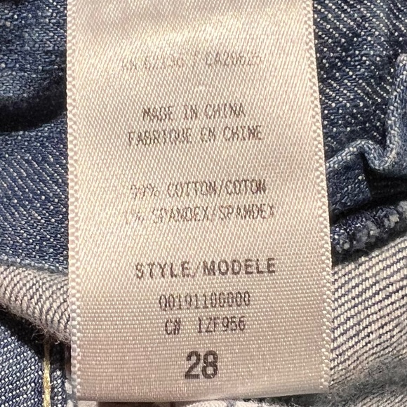 ⭐️🔥Guess Short Jean Shorts - Picture 4 of 5